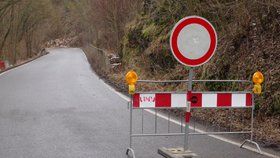 Další omezení dopravy v Praze: Ulice Pod areálem ve Štěrboholech je do podzimu neprůjezdná