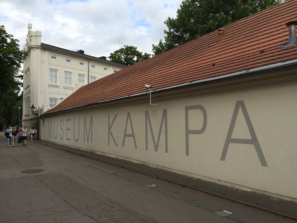 Sousoší bude vystavené v Museu Kampa do konce září.