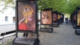 Venkovní výstava na Kampě: Pátrá po pravé podobě Karla IV.