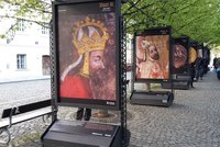 Venkovní výstava na Kampě: Pátrá po pravé podobě Karla IV.