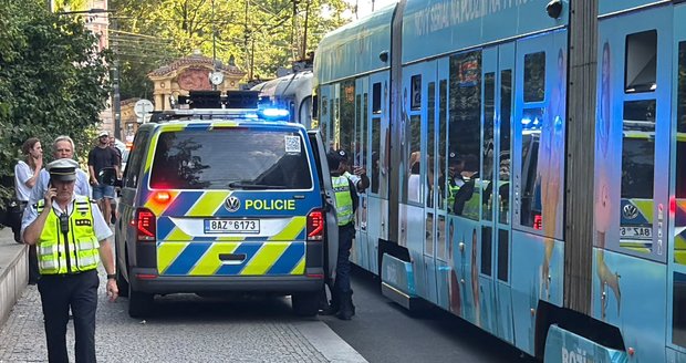 Tramvaj v centru Prahy srazila malé dítě.