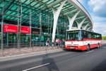 Autobus, který vozil vozíčkáře, v Praze končí. (ilustrační foto)