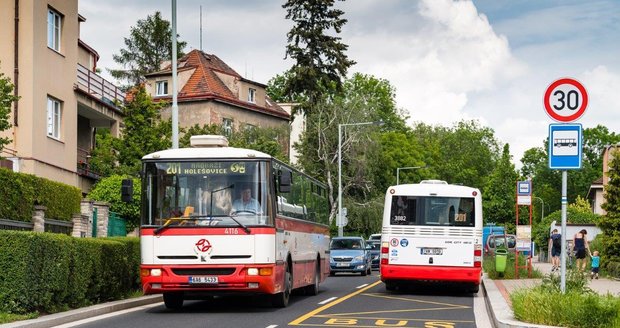 Legendární autobus Karosa. Poslední vyjely do pražských ulic 4. prosince 2020.