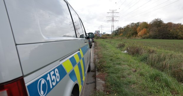 Policejní auta ve Kbelské ulici, 27. října 2025 Policejní auta ve Kbelské ulici, 27. října 2025