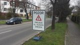 Rozkopaná silnice v Jinonicích: Neschopnost, kritizuje Praha 5 průtahy. TSK se brání