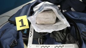Pašoval 4,6 kilo kokainu! Na pražském letišti zadrželi cizince, který přiletěl z Kolumbie