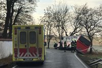Autobus s dětmi havaroval na Chrudimsku: Jedno skončilo v nemocnici