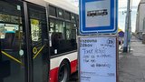 Dopravní kolaps na Žižkově: Nekonečná kolona kvůli rozkopané Želivského!