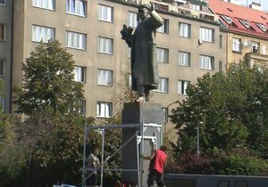 Praha 6 se rozhodla zakrýt sochu maršála Ivana Koněva.