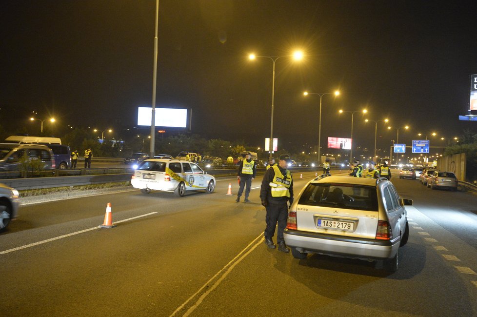 Policie bude o víkendu kontrolovat české silnice a dodržování dopravních předpisů.