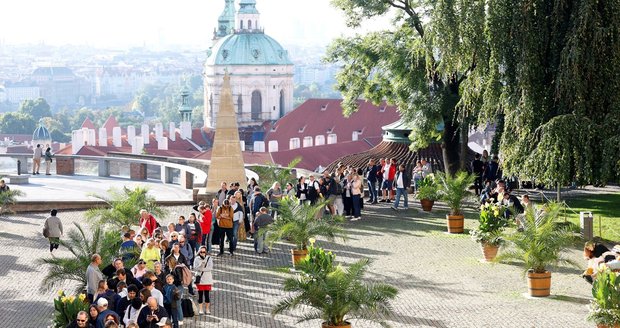 Výstava korunovačních klenotů, 19. září 2026