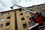 Žena uhořela ve vlastním bytě: Za požár zřejmě mohou svíčky (ilustrace)