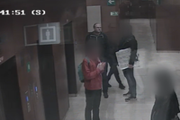 „Hodinový zloděj“ řádil v Praze 6, z hotelu ukradl 15 ciferníků. Poznáte ho? Hraje se o čas!