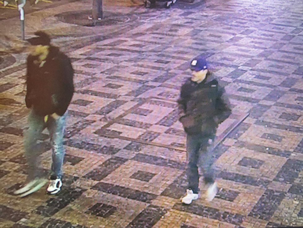 Dva muži se vloupali do bytu v Bartolomějské, ukradli věci za 50 tisíc.
