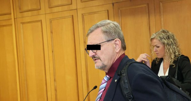 Lékař z Jesenice stanul před soudem, 14. května 2026