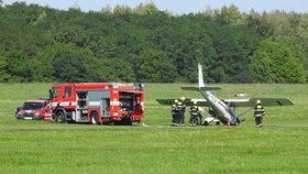Drama na letišti v Letňanech: Pilotce (32) se při přistávání utrhl podvozek!