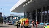 Poplach na pražském letišti! U cizince vzplála pyrotechnika, zasahují policisté