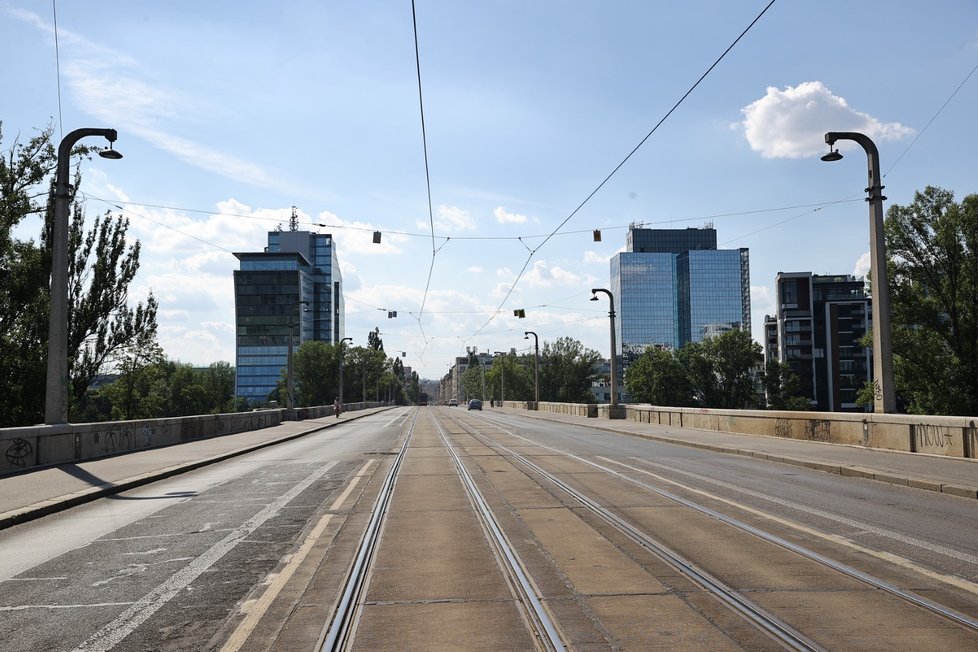Libeňský most na snímcích ze 4. srpna 2022.