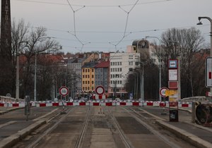 Uzavírka Libeňského mostu, 12. ledna 2024.