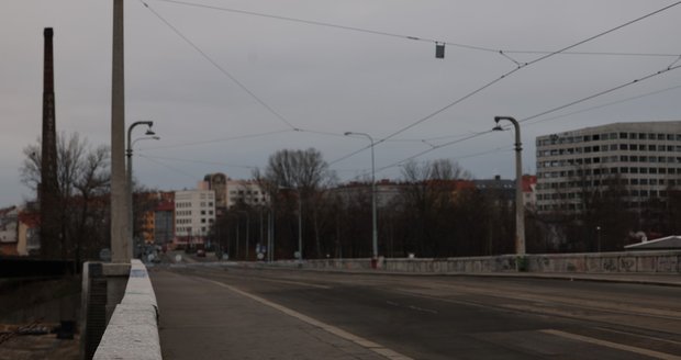 Uzavírka Libeňského mostu, 12. ledna 2024.