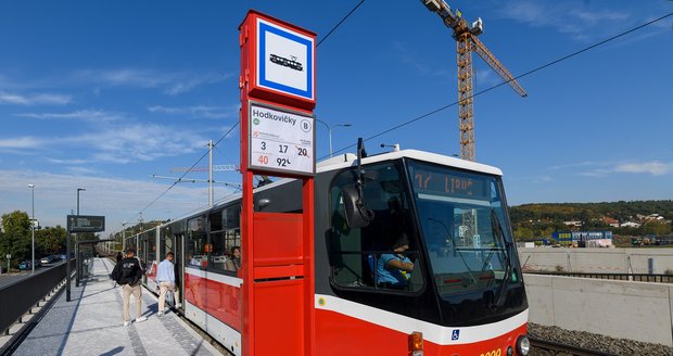 Zahájení provozu nově vybudovaných tramvajových zastávek Hodkovičky na trati mezi Modřany a Podolím, 7. října 2026.