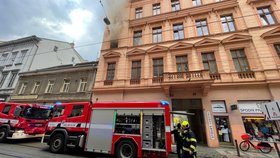 Požár v Lidické ulici na pražském Andělu (21. dubna 2021)