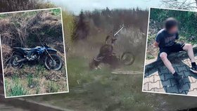 Policisté v Lipencích pronásledovali motorkáře, který nereagoval na výzvy k zastavení. V ulci Pod Lečí se vyboural a poranil na noze. (20. dubna 2021)