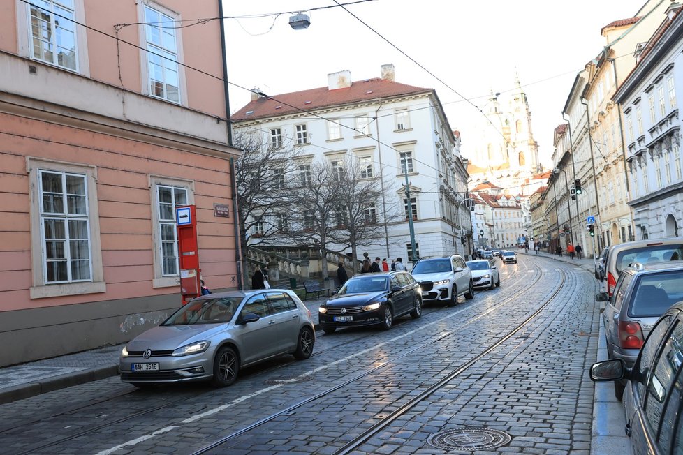 Uzavírka Malé Strany. Hrozí dopravní kolaps.