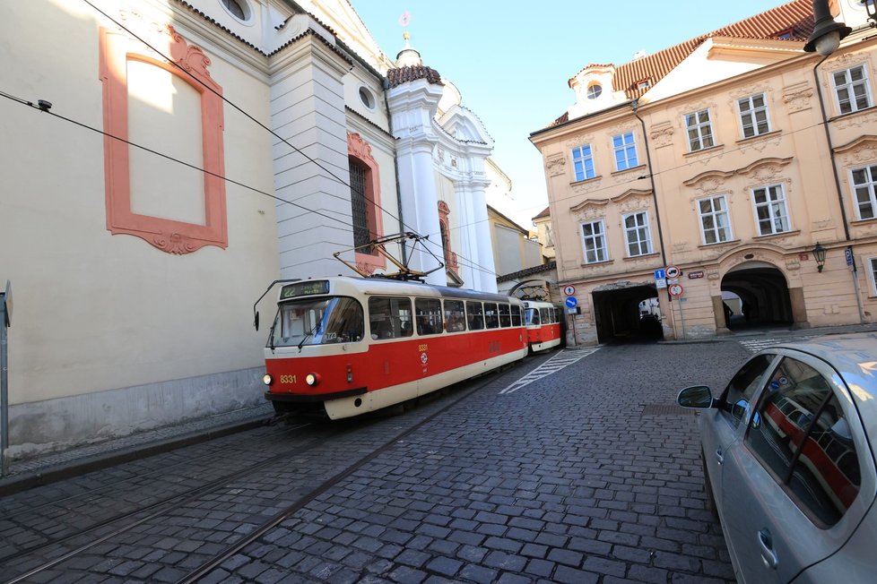 Uzavírka Malé Strany. Hrozí dopravní kolaps.