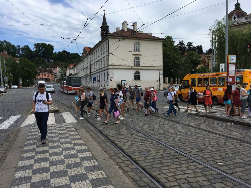 Okolí Malostranské zastávky a Klárova projde proměnou. Mělo by být bezpečnější pro vozidla i chodce.