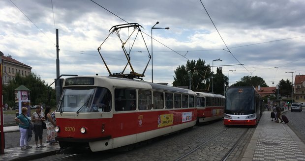Praha rozšířila aplikaci pro cestující MHD: Zná i středočeské linky či vytíženost P+R parkovišť