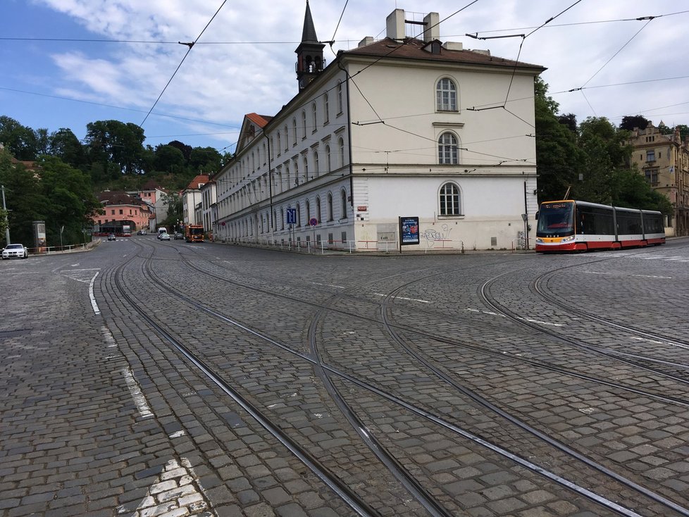 Okolí Malostranské zastávky a Klárova projde proměnou. Mělo by být bezpečnější pro vozidla i chodce.