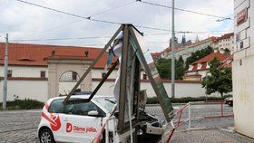 Dopravní nehoda na Malostranské.