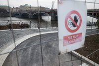 Zákaz vstupu do parku Cihelná: Má několik závad! Místní kroutí hlavou