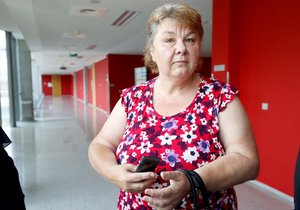 Učitelka Martina Bednářová u soudu.