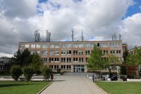 Salmonela ve školní jídelně v Újezdu: Podle policie trestný čin! Rodiče chystají hromadnou žalobu?