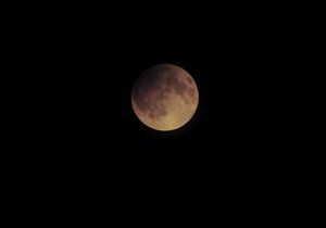 Polostínové zatmění Měsíce můžete pozorovat z pátku na sobotu v noci.