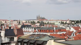 Pražská výročí v roce 2024: Sjednocená Praha, první fesťák, metro i první transplantace srdce