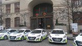 Strážníci testují elektromobily: Mohly by vystřídat všechny vozy městské policie