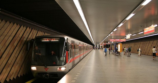 Metro C nebude jezdit v neděli ráno mezi Nádražím Holešovice a Kačerovem.