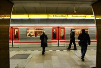 Metro prodlouží intervaly, provoz bude jako o prázdninách. Ve špičce si počkáme až 40 vteřin