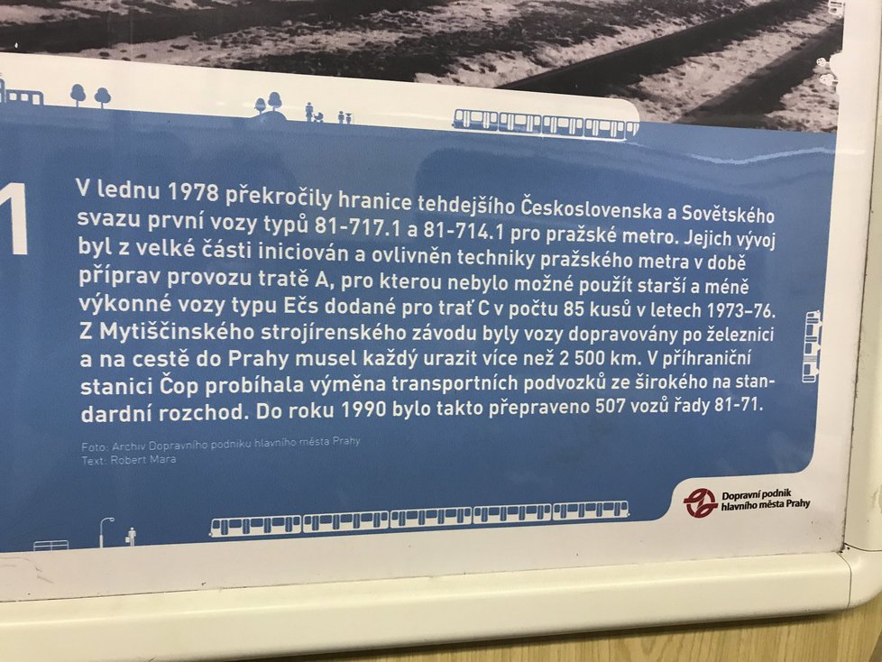 Prahou jezdila historická souprava metra. 