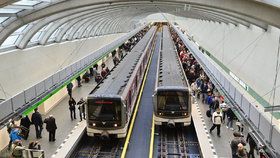 Od slavnostního otevření prodloužené části trasy A metra uběhlo dva a půl roku, teď se zvažuje další prodlužování.