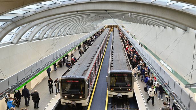 Sláva v pražském metru: Otevření nově prodloužené linky A 