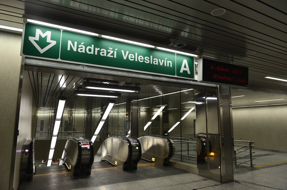 Sláva v pražském metru: Otevření nově prodloužené linky A