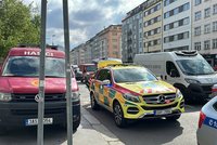 Komplikace na „áčku“: Pod metro spadl muž! Vlaky mezi Želivského a náměstím Míru hodinu nejezdily