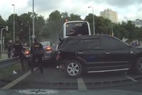 Video z šílené nehody v Michli: Zbraně, 200km rychlost a náraz! Zfetovaný řidič byl v pátrání na Slovensku