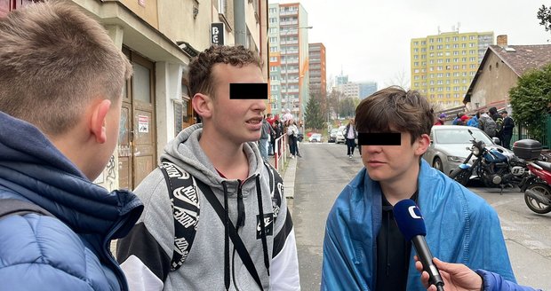 Mrazivé svědectví k útoku mačetou na pražské škole: Učitele našli celého od krve!