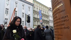Odhalení pamětní desky právničky a političky Milady Horákové na jejím rodném domě v Rumunské ulici v Praze. (11. ledna 2022)