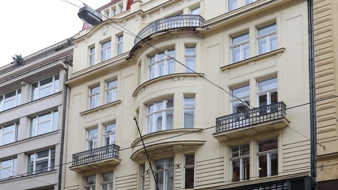 Zahraniční investoři se kvůli koronakrizi zbavují investičních bytů v Praze